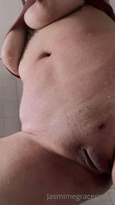 Te unes a esta ducha suavecita y mojadita?