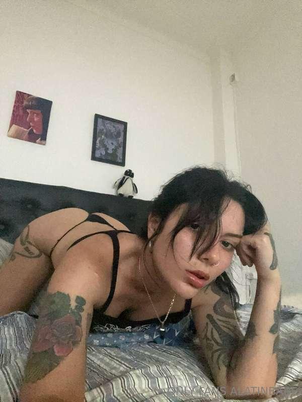 🦇 @goddessmery 🦇 FREE AND ACTIVE NOW. Horny and wet gotic gi..