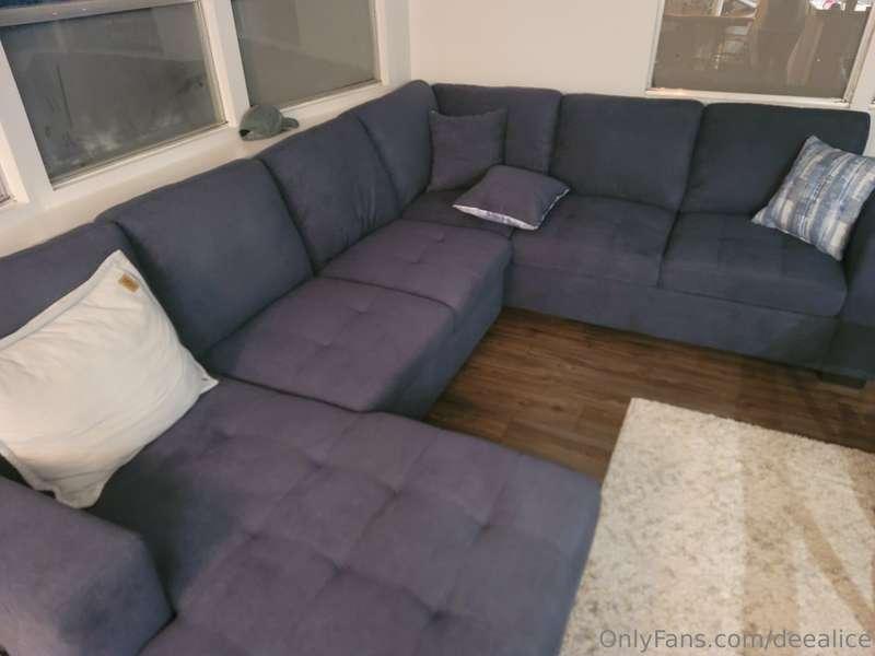 I got a new couch and I'm in love! 😍 So excited to use it to..