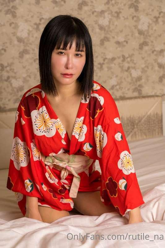 先月の写真もらえましたー！、たくさんあって
編集します。とりあえず一枚^_^かわいいです。着物