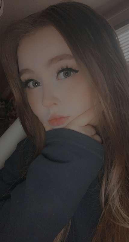 Selfies 🥰 ( lowers tiers +)
