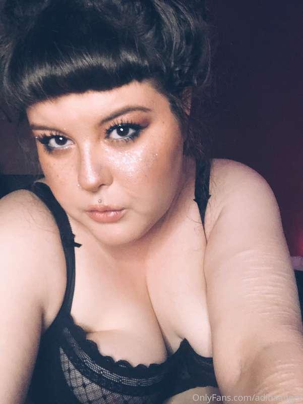 ⭐️✨ tell me I’m pretty and bite my nipples ✨⭐️