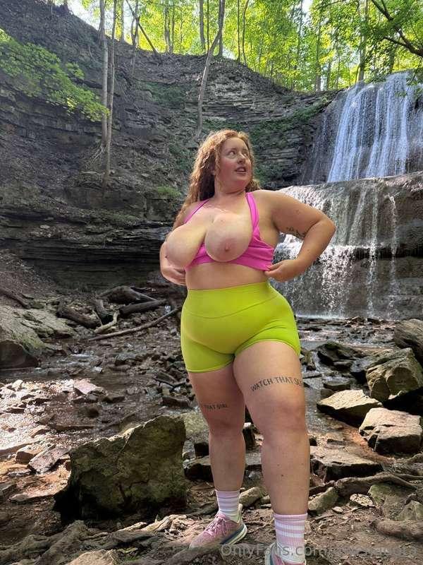 Enjoying the view? 🌿🌺