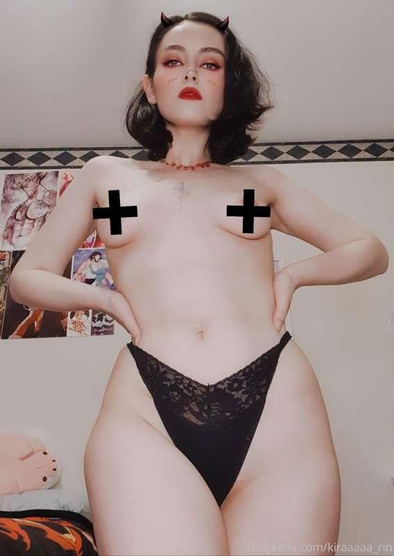 Would you summon me? 😈🖤