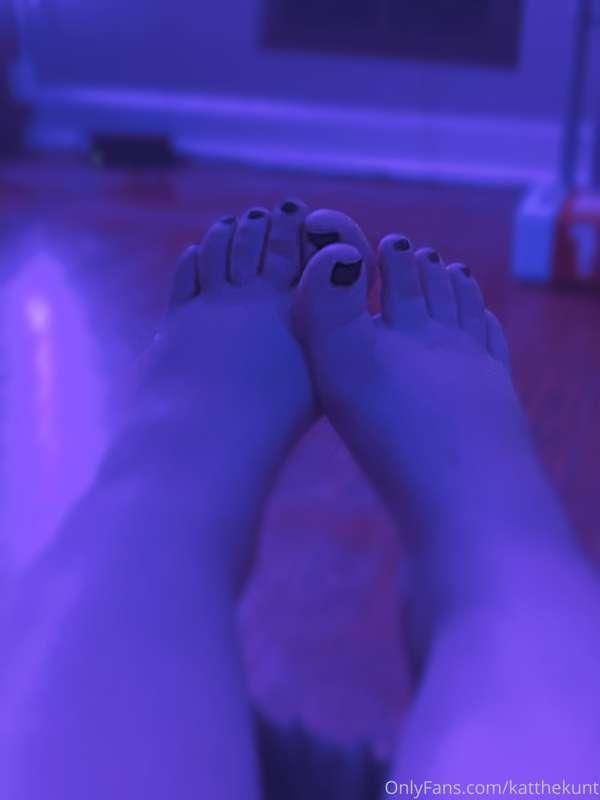 Are my feet cute ?