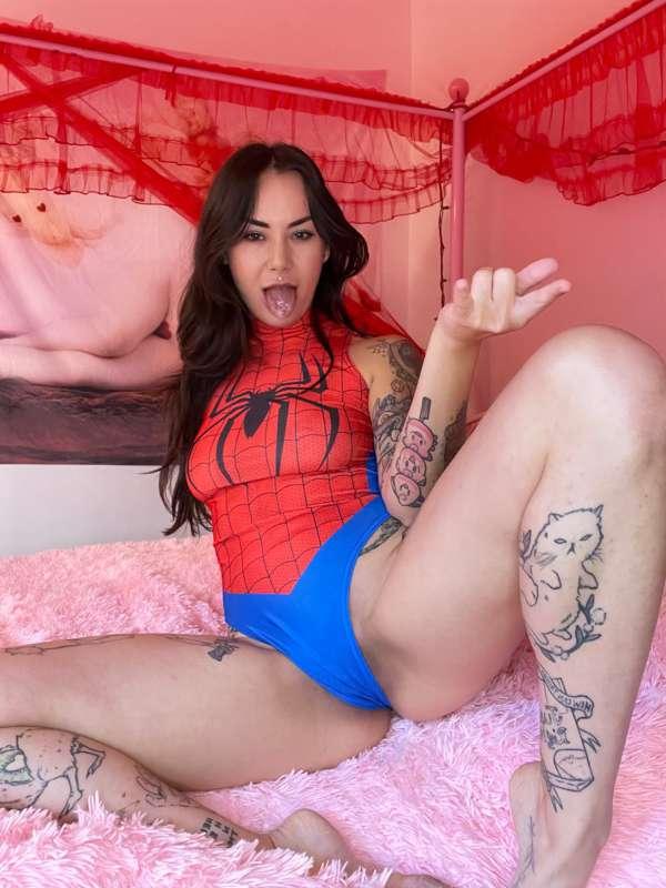 Who's ready to make a sticky webby mess?? 😈