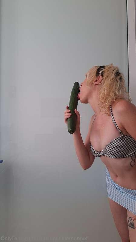 LICK IT GOODD 