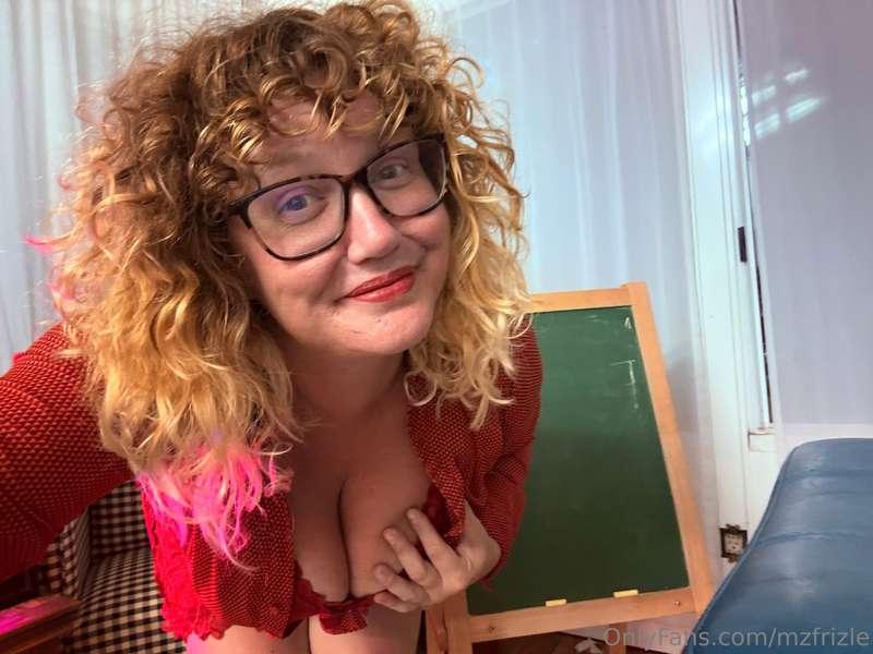 Have a wonderful Sunday! Tomorrow’s reading outfit sneak pee..