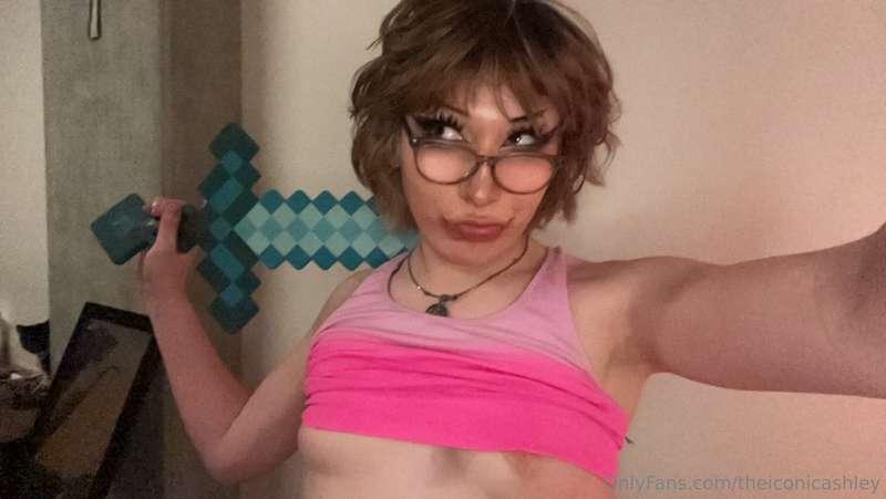 JUST SENT OUT MY FIRST EROTICA-ASMR VID, ITS 5 MINUTES AND M..