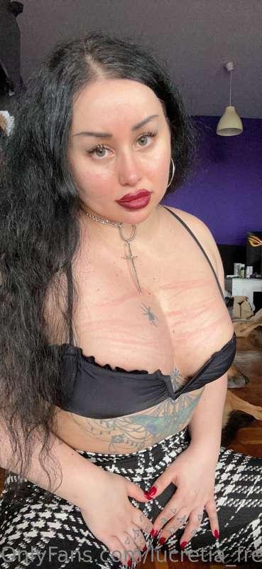 amor quiero que me arañes asi y me dejes las tetas rojas , e..