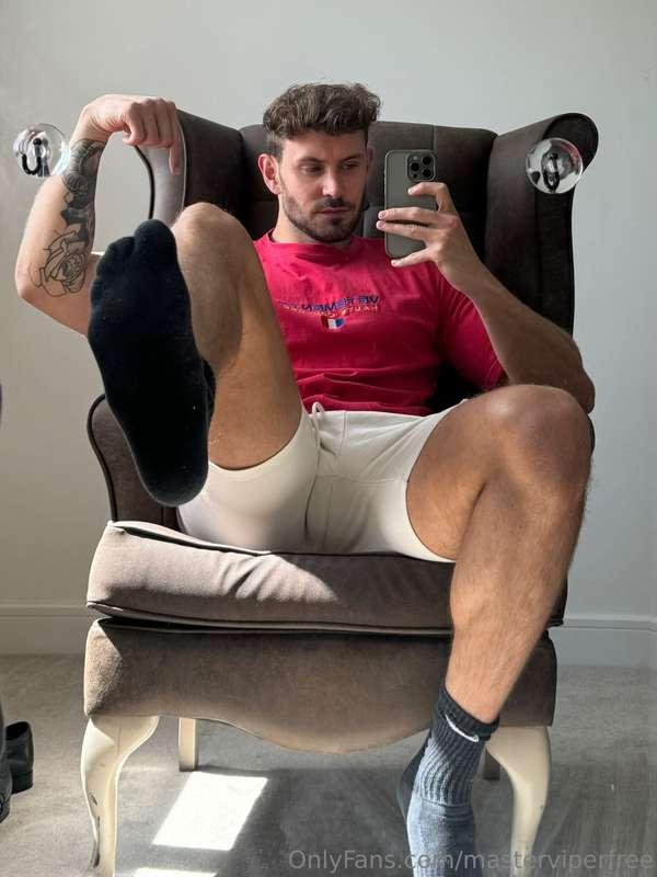 Bulge or soles? You decide 😈