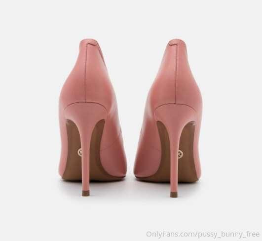 🌸WISH LIST🌸 
Those who are kind enough to sponsor me to buy ..