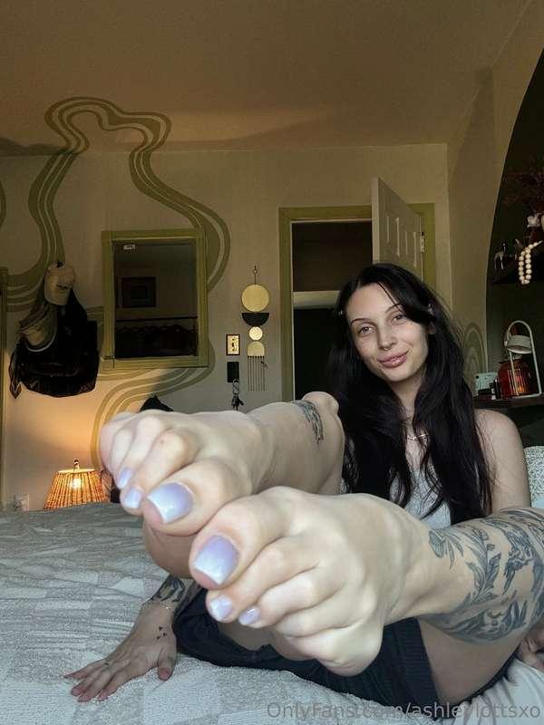 ashleylottsxo image #1