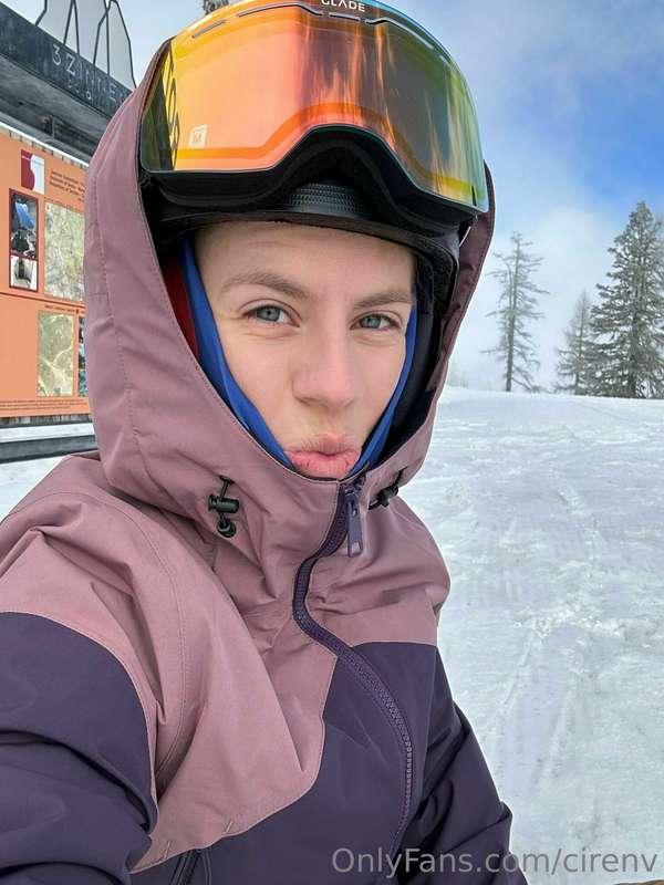 Another day, hitting the snow. 🏂❄️