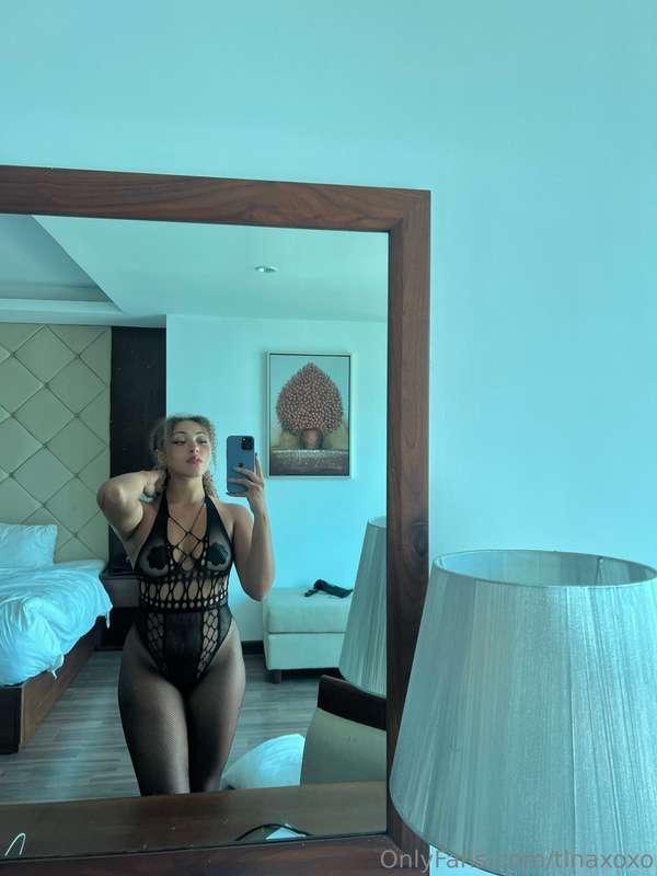 this outfit…holy fuck 🥵🥵
