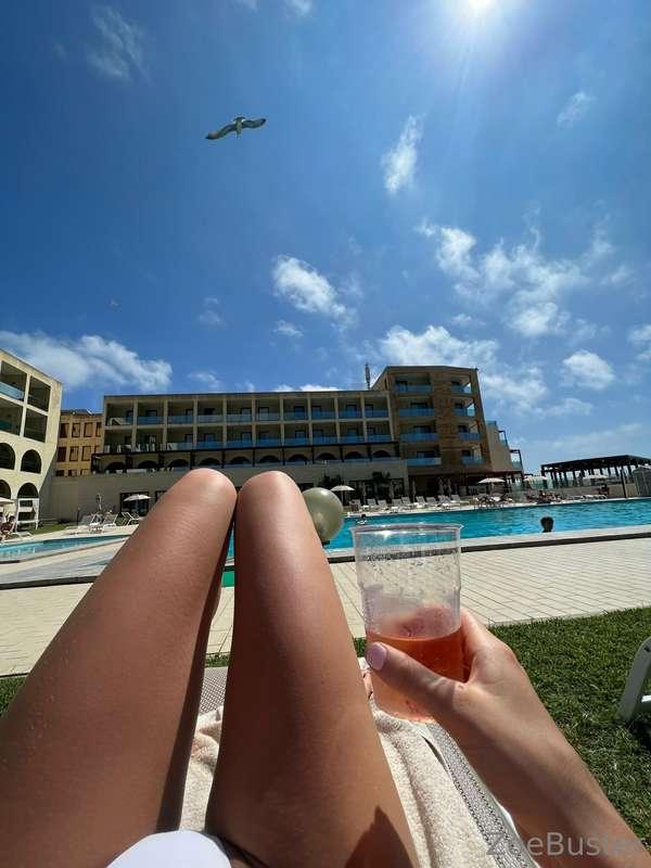 Responding to DMs all day!! 💕