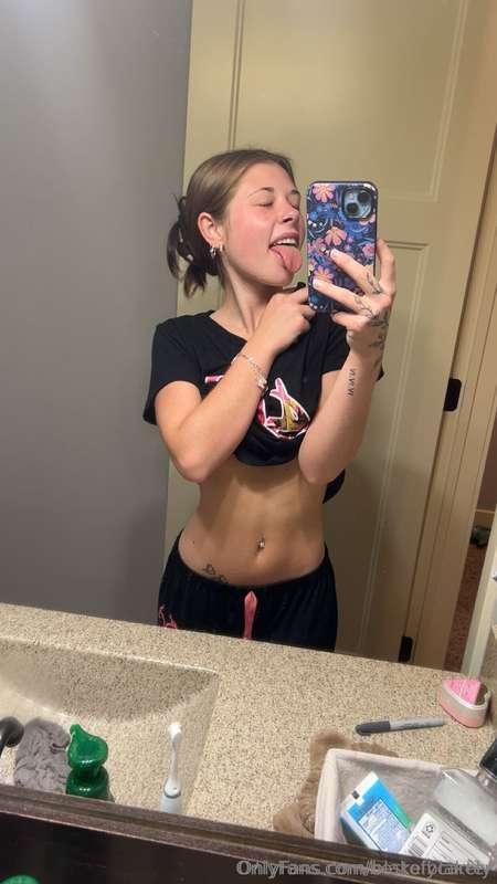 would u let me suck your dick till your hard ?🥵tell me over ..