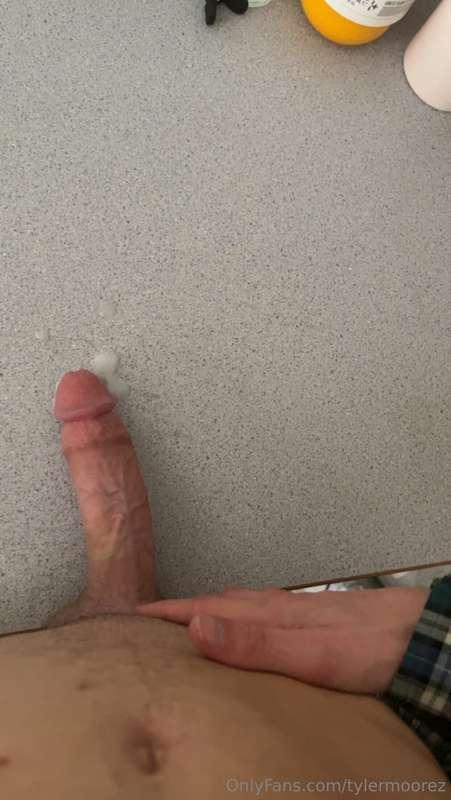 thetylermoorez image #0