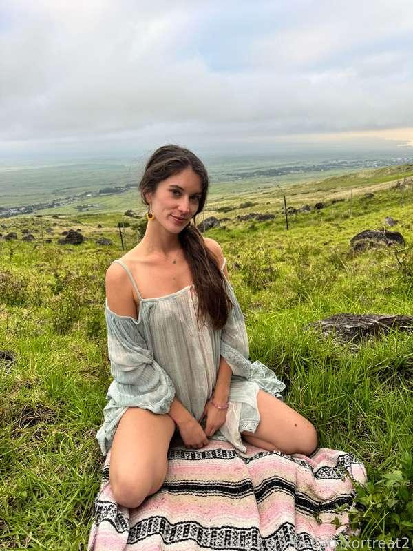 Went up the mountain yesterday and found this beautiful private spot to film my next erotic video for the 13th 😋

It was a voggy but BEAUTIFUL day, so warm and breezy. Getting to orgasm with a view like this is such a blessing, I can’t wait to share it with you. 🩵