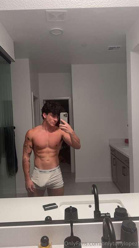 I know you want this dick. Check ur dms for me jerking off. ..
