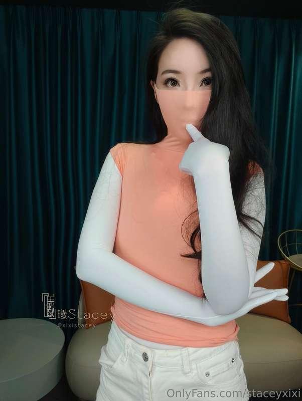 ✨高领蒙面 × 全身Zentai✨一次满足你的双重幻想♡两种包裹感一次看个够！共35张写真大放送，每一张都是包裹系的极致..