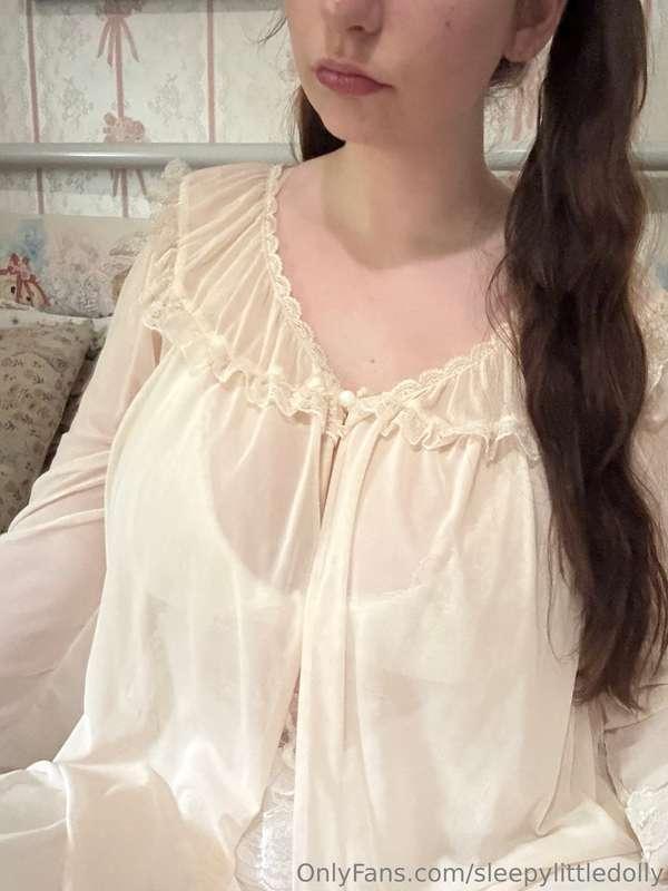 sleepylittledolly image #0