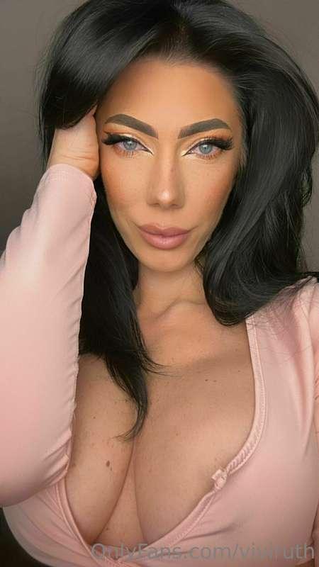 Look deep into my eyes and  discover the wonders hidden deep..