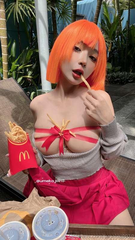 Sneaky peak of new set 🥵🍟 who’s interesting?