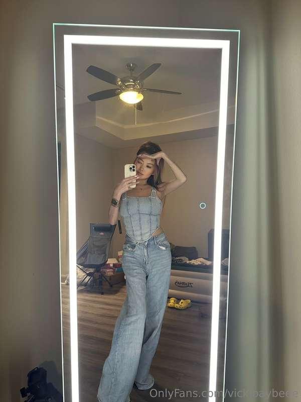 LOL don't mind my moving in mess, I heard the prettiest girl..