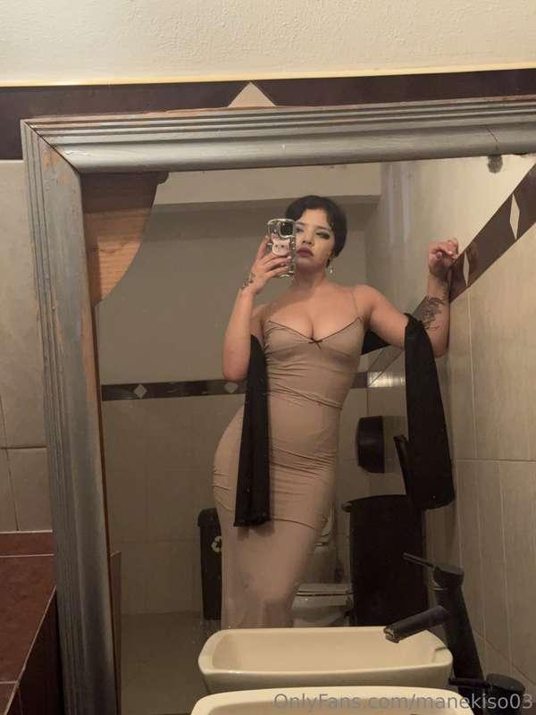 who needs panties with this dress? 🤭