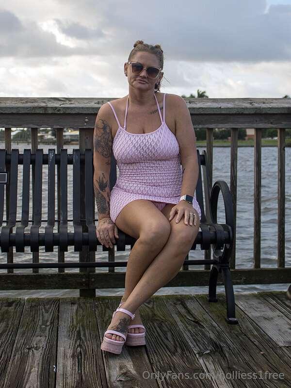 holliess1free image #3