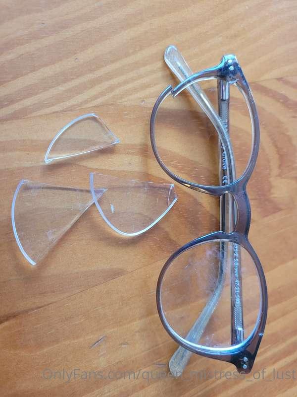 My dog 🐕 broke my glasses yesterday 😭 would you help me to b..