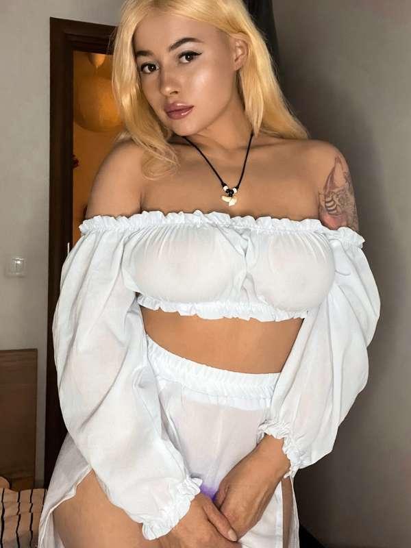 Are you turned on by my light transparent outfit?🧨