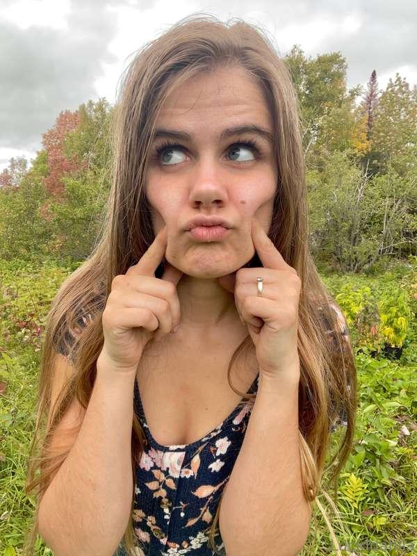 i think i make a cute girlfriend 