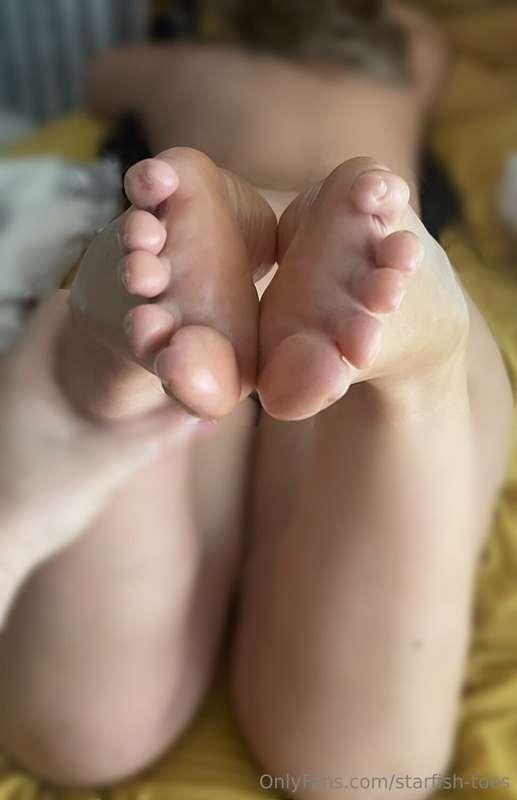 Foot pussy 🐱 😈