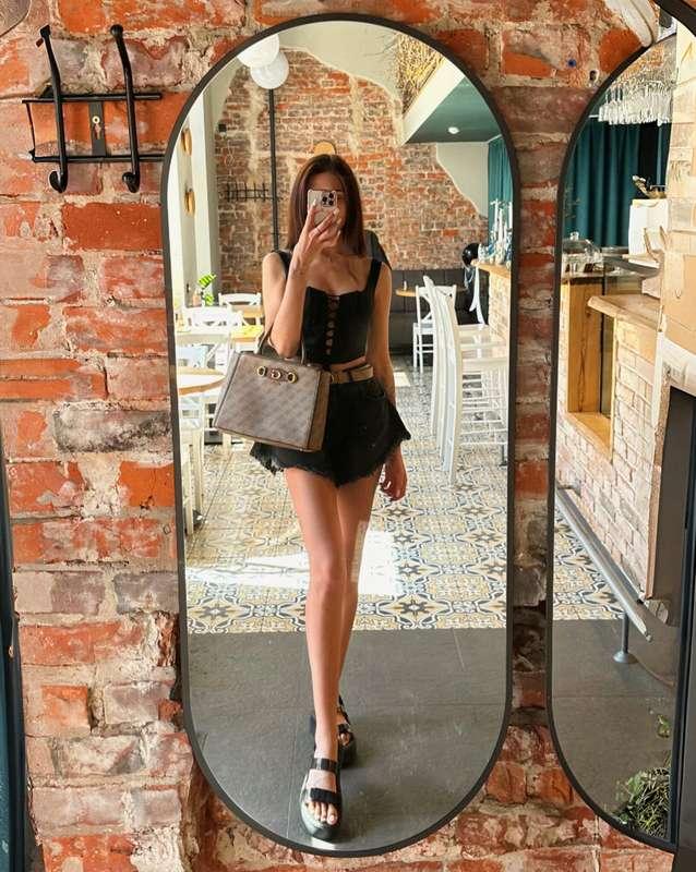 ## **Do you like my long legs? 😘**