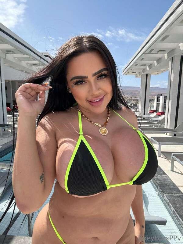 Im ready to get naughty, DM me 🥵