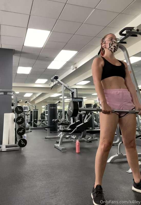 i’m back in the gym full time.
i’m v squishy. too squishy. l..