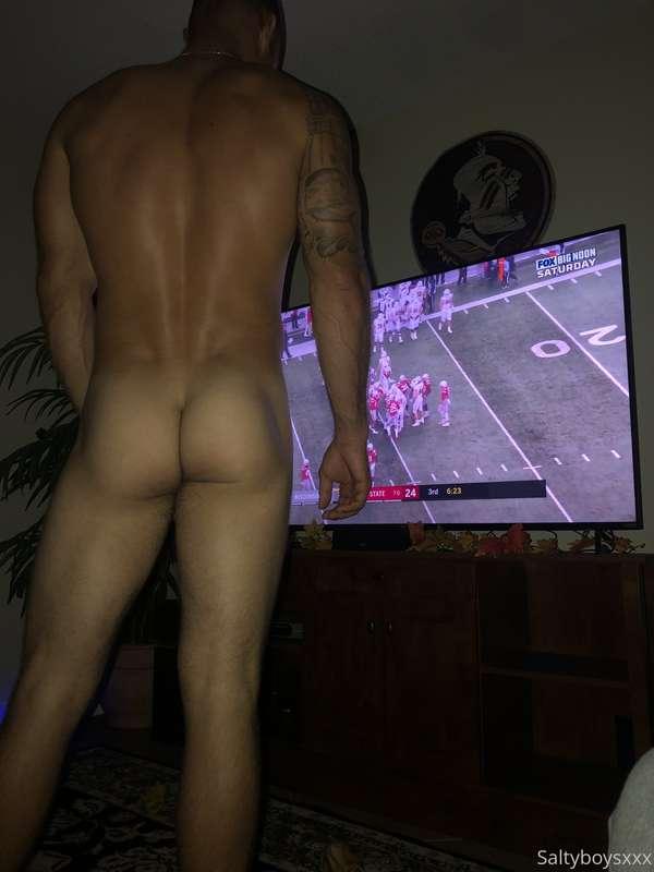 Hey crew. Lazy Saturday here. Just watchin some football. Co..