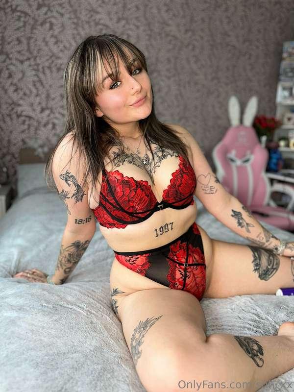A smile a day keeps a boner at play 😍🍆
