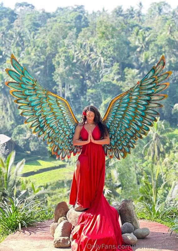 Angelic 👀❤️