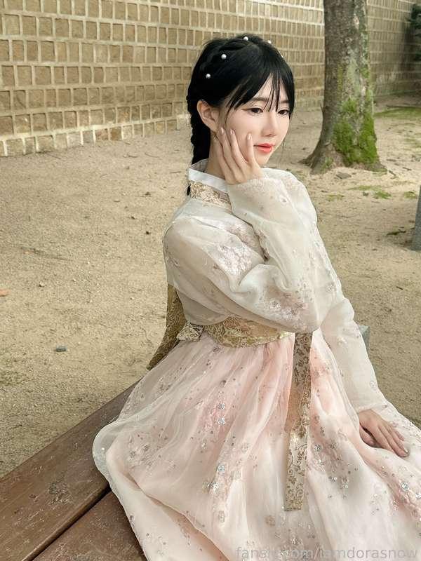 iamdorasnow image #10