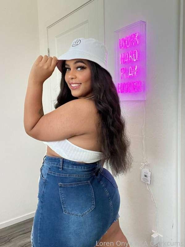 onyxcums image #1