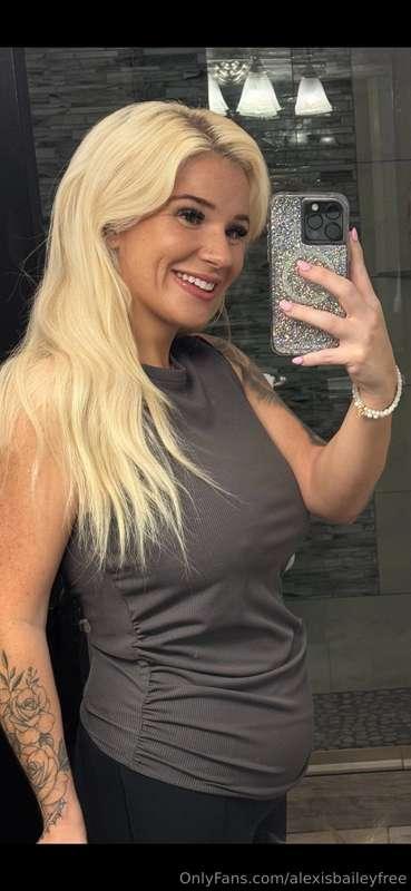 Happy Father’s Day I’m pregnant! Come watch my belly grow & ..