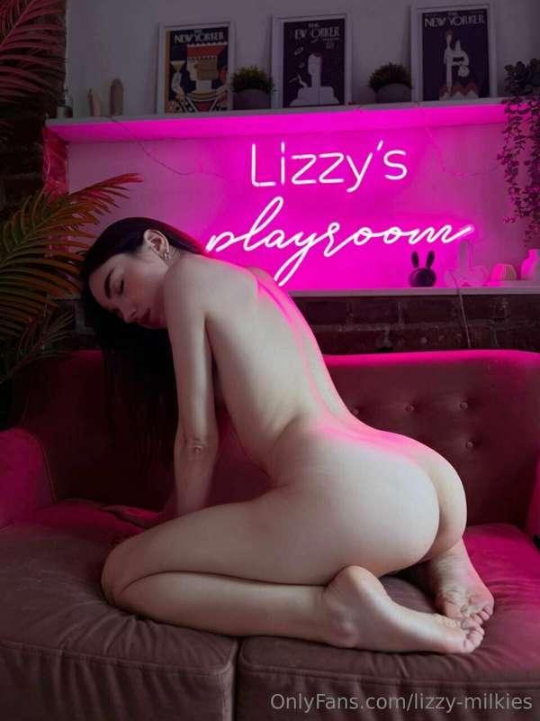 Welcome to the Lizzy's playroom🔥
In the menu: my perfect bod..