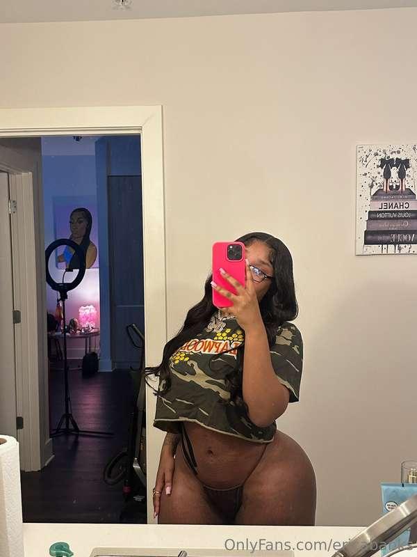 lmk if I'm your type 💕