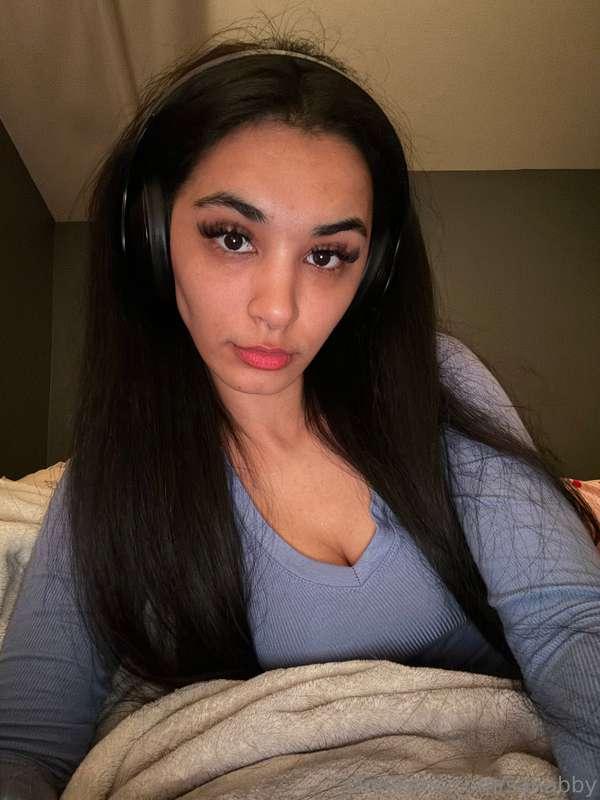 I hardly ever post selfies haha 