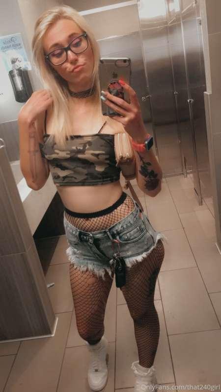 Had quite a bit of fun at the strip club last night 😘