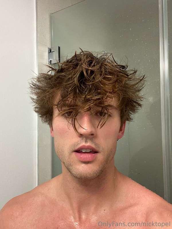 Messy hair! Don’t care! 🤷 lol!