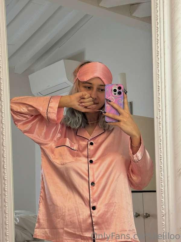 Rate the pajamas on a scale of 10 🌞